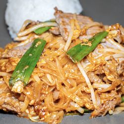 Lanta Thai Fusion - Pad Thai w/ Beef.