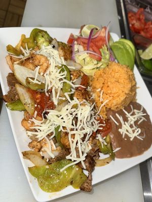 El Huarache Veloz Mexican Restaurant by null