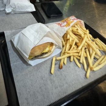 Petey's Burger - Burgers Near Me - Long Island City, New York Petey's Burger - Burgers Near Me - Long Island City, New York