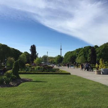 Toronto Island - Avenue of the Island, on Centre Island - Parks Near Me - Toronto, Ontario