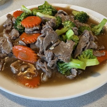 Phikun's Thai Cuisine - Rad Na Beef - Thai Near Me - Pullman, Washington Phikun's Thai Cuisine - Rad Na Beef - Thai Near Me - Pullman, Washington