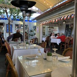 Monsieur Marcel Bistro - Nice seating and conmforable place