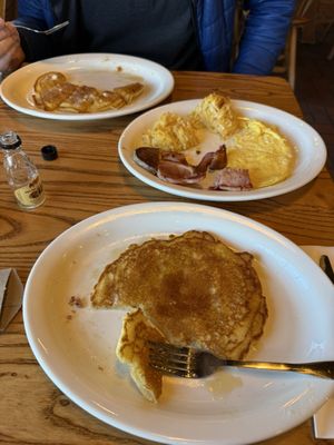 Cracker Barrel Old Country Store by null
