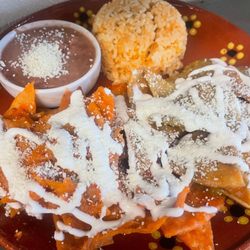 Chavelita's Restaurant - Chilaquiles Verdes O Rojos