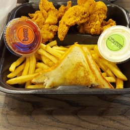 6 piece tender meal comes with 2 sauce fries garlic toast and a drink