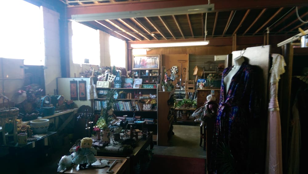 DISCOUNT CORNER FLEA MARKET MALL Updated October 2024 418 E Emma