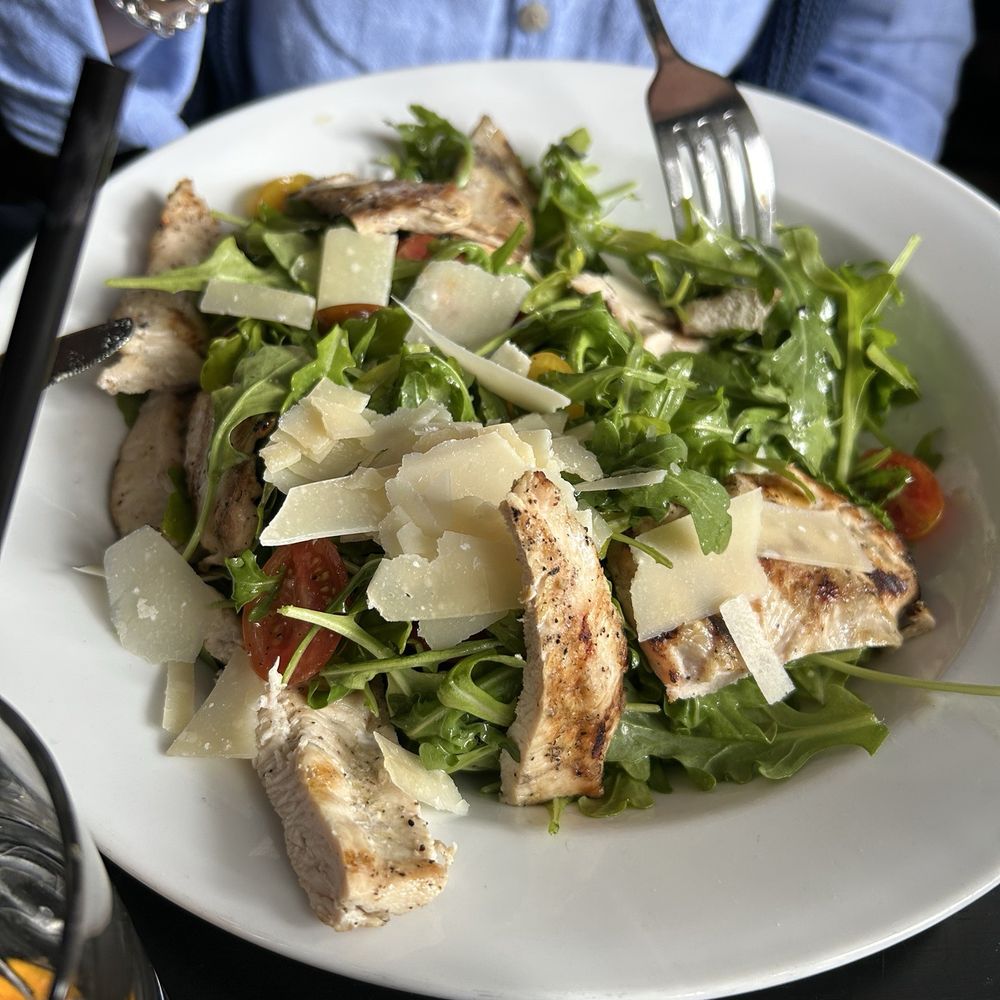 Arya Trattoria - Mixed salad with chicken - Italian Near Me - Boston, Massachusetts