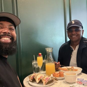 The Honey Hole - Breakfast & Brunch Near Me - Houston, Texas