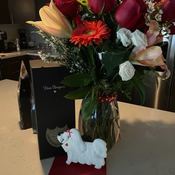 Swiss Flower and Gift - Here was another bouquet I've gotten from here. Dunno why this year was so different. - Florists Near Me - Wheat Ridge, Colorado Swiss Flower and Gift - Here was another bouquet I've gotten from here. Dunno why this year was so different. - Florists Near Me - Wheat Ridge, Colorado