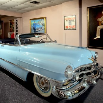 Hank Williams Museum - 1952 Baby Blue Cadillac convertible that Hank Williams died in Jan 1 1953. Housed at the Hank Williams Museum in Montgomery, AL - Museums Near Me - Montgomery, Alabama Hank Williams Museum - 1952 Baby Blue Cadillac convertible that Hank Williams died in Jan 1 1953. Housed at the Hank Williams Museum in Montgomery, AL - Museums Near Me - Montgomery, Alabama