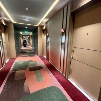 Pier Sixty-Six - Hallway - Hotels Near Me - Fort Lauderdale, Florida Pier Sixty-Six - Hallway - Hotels Near Me - Fort Lauderdale, Florida