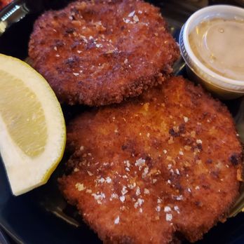 Big River Grill - Sockeye salmon cakes - American Near Me - Stevenson, Washington