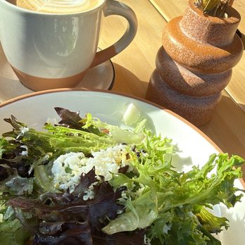 Daffodil Cafe - Vanilla Latte & Avo Avocado Toast - Cafes Near Me - San Diego, California Daffodil Cafe - Vanilla Latte & Avo Avocado Toast - Cafes Near Me - San Diego, California
