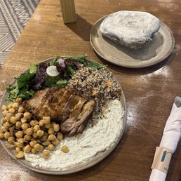 Chickpeas, quinoa, chicken, pita side Chickpeas, quinoa, chicken, pita side