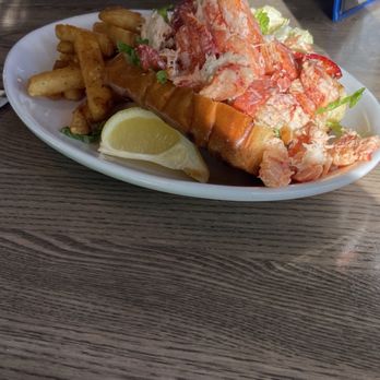 The Bell In Hand - Classic Lobster Roll - Lounges Near Me - Boston, Massachusetts The Bell In Hand - Classic Lobster Roll - Lounges Near Me - Boston, Massachusetts