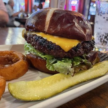 Buffalo Bill's Brewery - Cheese Burger - Pizza Near Me - Hayward, California Buffalo Bill's Brewery - Cheese Burger - Pizza Near Me - Hayward, California