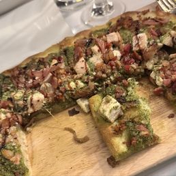 Chicken Pesto Flatbread Chicken Pesto Flatbread