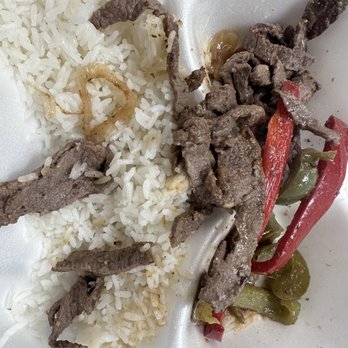Dia Y Noche Cafe - Filetillo de Res which was suppose to be chicken - Latin American Near Me - Hialeah, Florida Dia Y Noche Cafe - Filetillo de Res which was suppose to be chicken - Latin American Near Me - Hialeah, Florida