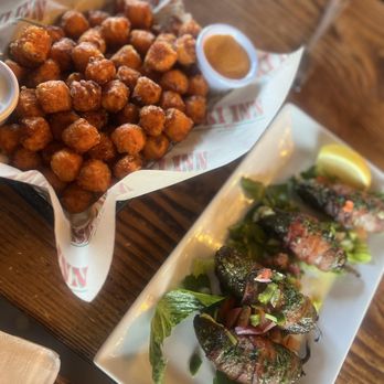 Ski Inn Taphouse Hotel - Sweet potato tots and jalapeño poppers - Hotels Near Me - Sisters, Oregon Ski Inn Taphouse Hotel - Sweet potato tots and jalapeño poppers - Hotels Near Me - Sisters, Oregon