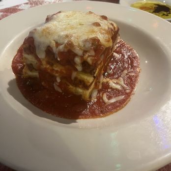 Buca di Beppo Italian Restaurant - Lasagna lunch portion generous - Italian Near Me - Celebration, Florida Buca di Beppo Italian Restaurant - Lasagna lunch portion generous - Italian Near Me - Celebration, Florida