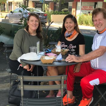 Thee Elbow Room - Outdoor seating - Gastropubs Near Me - Montrose, California