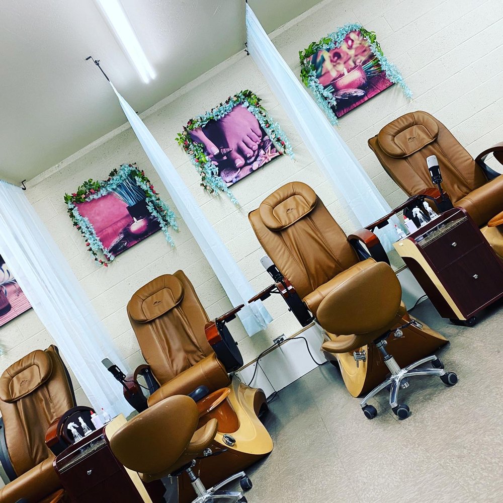 KAPOW’S NAILS Updated August 2024 26 Photos 2968 Churn Creek Rd