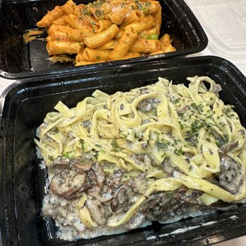 Bar Siena - Truffle fettuccini and rigatoni - Italian Near Me - Chicago, Illinois