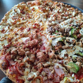 STUDEBAKERS PIZZA - They combined four different pizzas! - Pizza Near Me - Gatesville, Texas STUDEBAKERS PIZZA - They combined four different pizzas! - Pizza Near Me - Gatesville, Texas