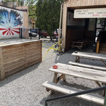 Binskis Bar - Outside area too - Bars Near Me - Cincinnati, Ohio