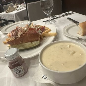 Omni Parker House - Lobster roll, New England Clam Chowder - Hotels Near Me - Boston, Massachusetts Omni Parker House - Lobster roll, New England Clam Chowder - Hotels Near Me - Boston, Massachusetts