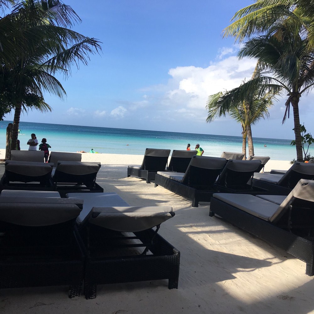 Two Seasons Resorts - Hotels Near Me - Malay, AKL