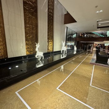 Grand Hyatt Manila - Hotels Near Me - Taguig, NCR