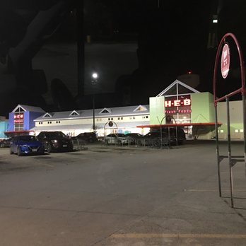 H-E-B - ows parking lot at night - Pharmacy Near Me - Uvalde, Texas