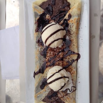 Flammkoeur et Parigot - a plate of desserts - Cafes Near Me - Montreal, Quebec Flammkoeur et Parigot - a plate of desserts - Cafes Near Me - Montreal, Quebec