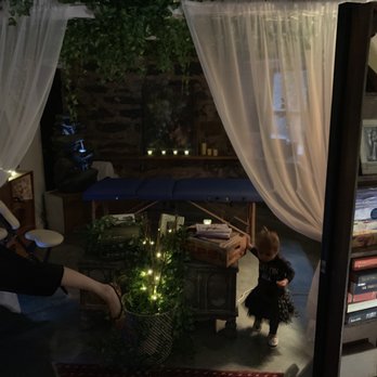 Salon Riz - Massage area is chic, relaxing, tranquil (my picture is terrible!) - Hair Salons Near Me - New York, New York