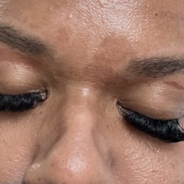 Went in to get eyebrows waxed- left with extreme burning. This morning I woke up with 3 big burns. Very disappointed and do not recommend.