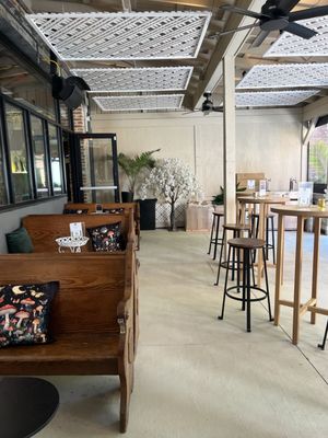 Barrel House Cafe & Bar by null