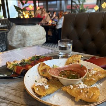 Caló Kitchen + Tequila - Cocktail Bars Near Me - Costa Mesa, California Caló Kitchen + Tequila - Cocktail Bars Near Me - Costa Mesa, California