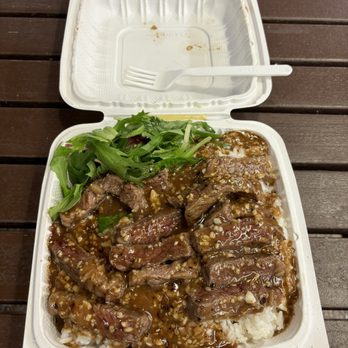 Iron Grill Hawaii - Birdseye view of steak plate - Food Trucks Near Me - Honolulu, Hawaii