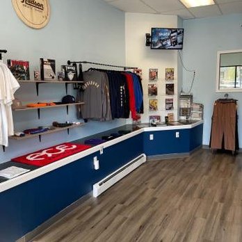 Hudson Skate Shop - Men's Clothing Near Me - North Bergen, New Jersey Hudson Skate Shop - Men's Clothing Near Me - North Bergen, New Jersey