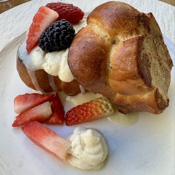 Wormwood - Brioche French toast with crème fraîche, unfortunately disappointing - French Near Me - San Diego, California Wormwood - Brioche French toast with crème fraîche, unfortunately disappointing - French Near Me - San Diego, California