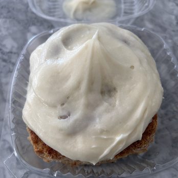 Sweet Cake Bake Shop - Cinnamon roll - Bakeries Near Me - Bountiful, Utah