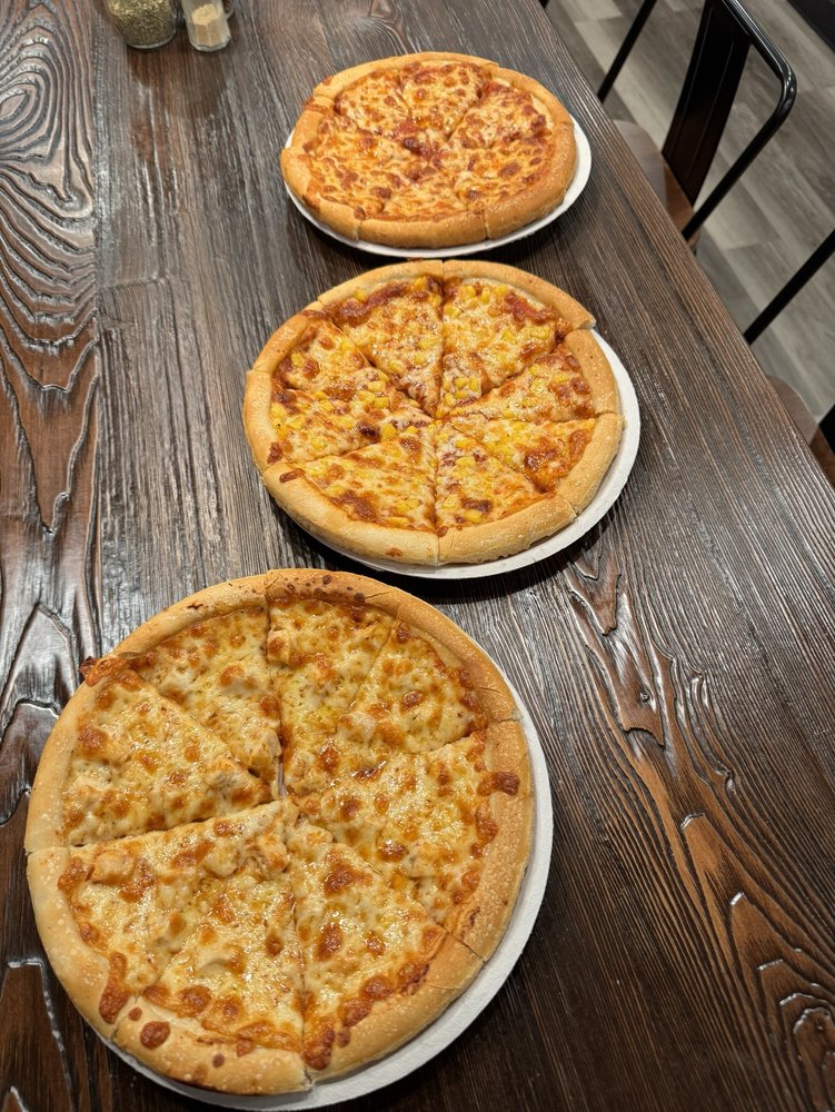 SINGAS FAMOUS PIZZA Updated October 2024 14 Photos 3401 Hartzdale