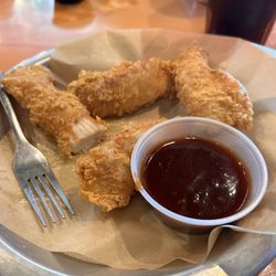 Hooters - Chicken tenders