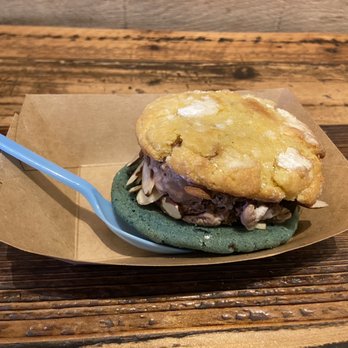 The Baked Bear - Toasted S'mores Ice Cream Gooey Butter Cake Cookies - Ice Cream & Frozen Yogurt Near Me - The Colony, Texas The Baked Bear - Toasted S'mores Ice Cream Gooey Butter Cake Cookies - Ice Cream & Frozen Yogurt Near Me - The Colony, Texas