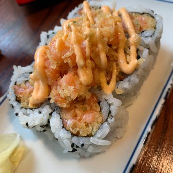 Wasabi & Teriyaki - 6pcs Spicy Salmon Roll - Japanese Near Me - Oakville, Ontario