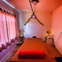 BKK Thai Massage Yoga Spa - This thai massage studio