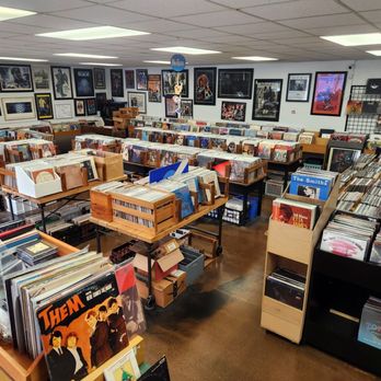 Hoarders Trading Post - Books, Mags, Music & Video Near Me - St. Charles, Illinois Hoarders Trading Post - Books, Mags, Music & Video Near Me - St. Charles, Illinois