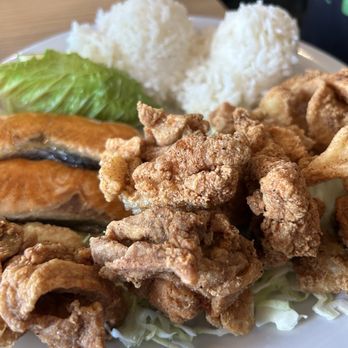Utage Restaurant & Lounge - Karaage chicken & salmon - Japanese Near Me - Honolulu, Hawaii Utage Restaurant & Lounge - Karaage chicken & salmon - Japanese Near Me - Honolulu, Hawaii