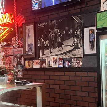 Giovannis Pizzeria Restaurant - Pizza Near Me - Boca Raton, Florida